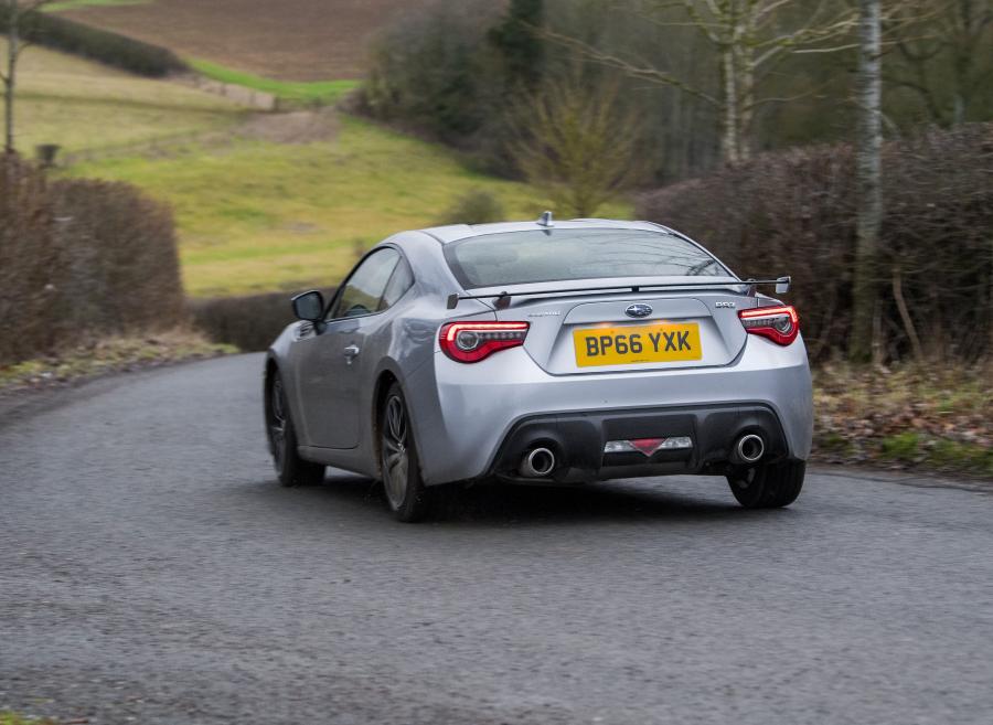  Subaru BRZ 2016 года  (UK) (фото 2 из 40)